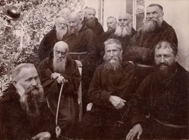 Zdjęcie przedstawiające o. Prokopa Leszczyńskiego i o. Honorata Koźmińskiego